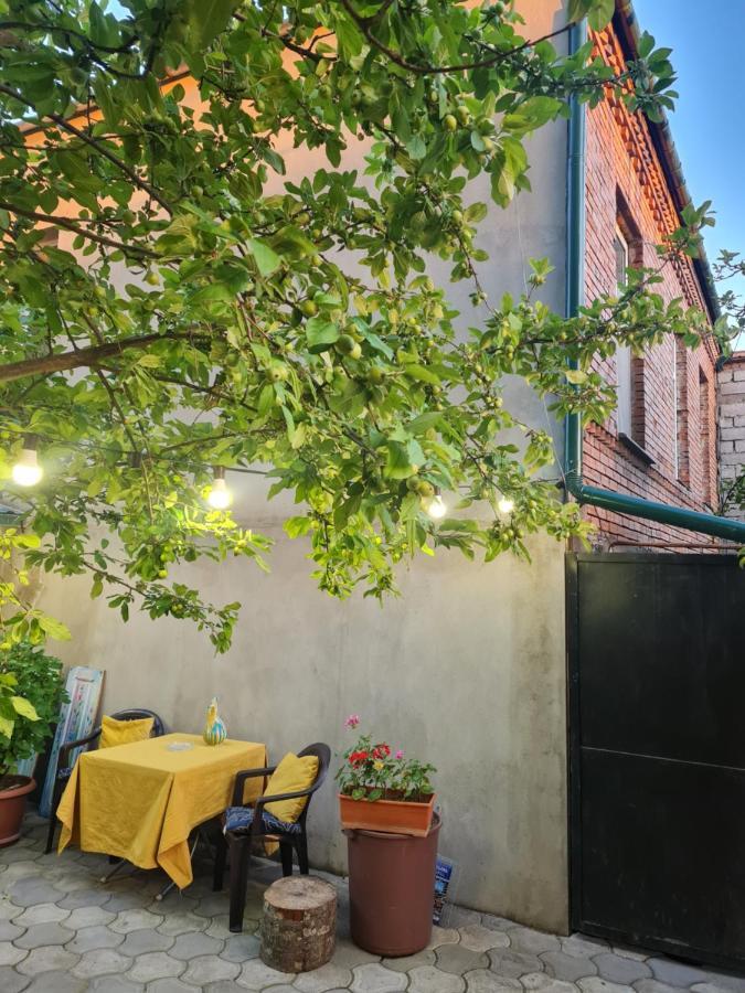 Friendly Guest House Kutaisi Exterior foto