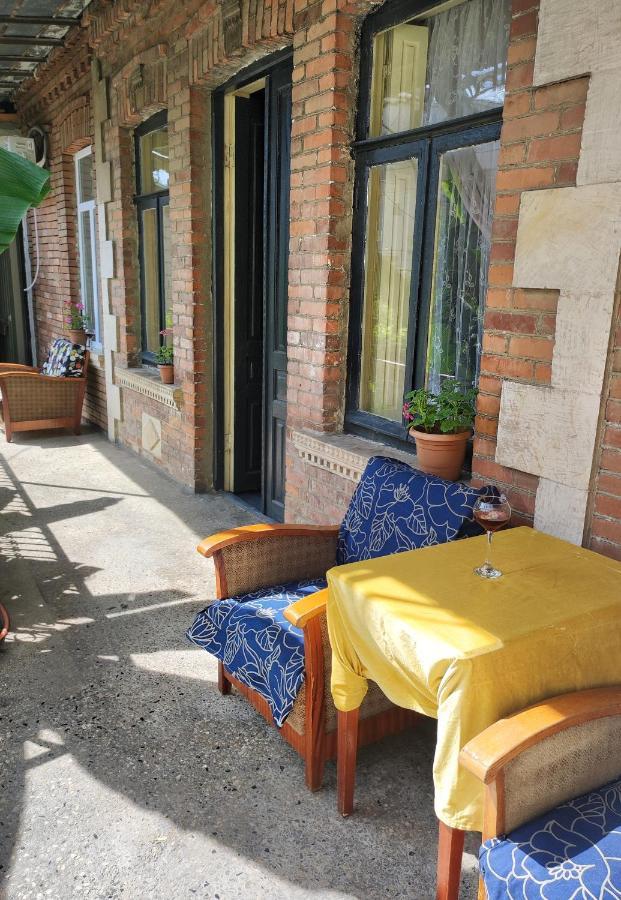 Friendly Guest House Kutaisi Exterior foto