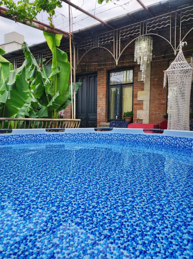 Friendly Guest House Kutaisi Exterior foto