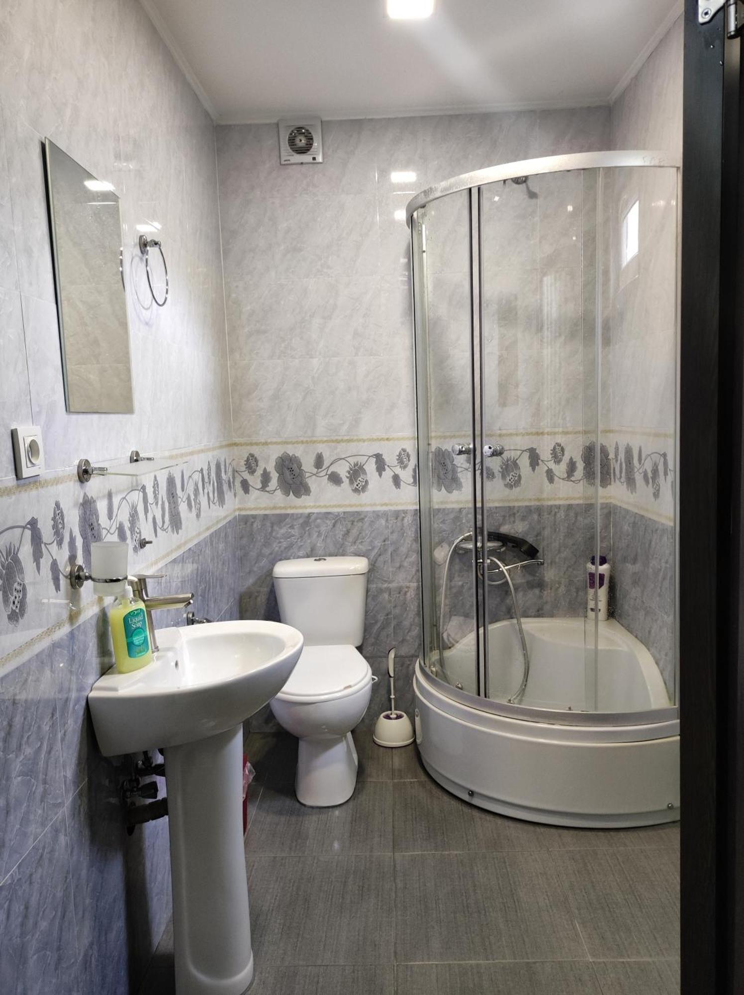 Friendly Guest House Kutaisi Habitación foto